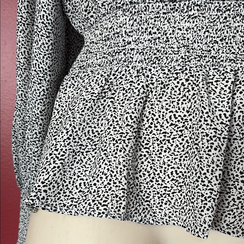 Brand new Sienna Sky Black and White Puff Sleeve Blouse - Picture 7 of 16